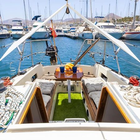 Seaside Chill-Out Stay On A Sail Yacht ปูแอร์โตกาเลโร ภายนอก รูปภาพ