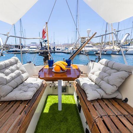 Seaside Chill-Out Stay On A Sail Yacht ปูแอร์โตกาเลโร ภายนอก รูปภาพ