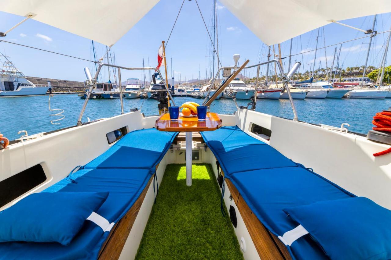 Seaside Chill-Out Stay On A Sail Yacht ปูแอร์โตกาเลโร ภายนอก รูปภาพ