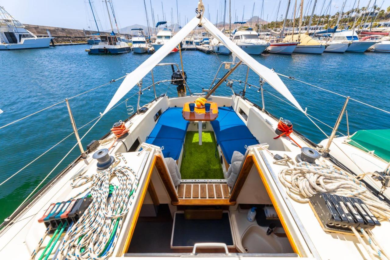 Seaside Chill-Out Stay On A Sail Yacht ปูแอร์โตกาเลโร ภายนอก รูปภาพ