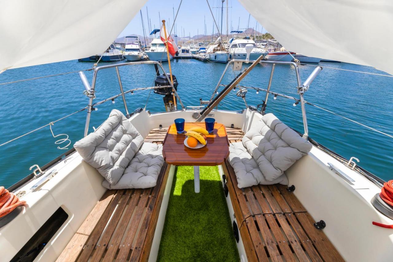 Seaside Chill-Out Stay On A Sail Yacht ปูแอร์โตกาเลโร ภายนอก รูปภาพ