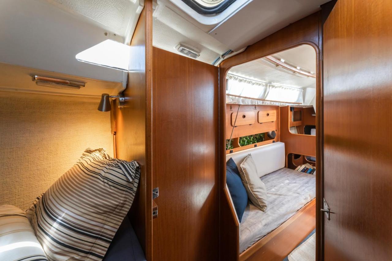 Seaside Chill-Out Stay On A Sail Yacht ปูแอร์โตกาเลโร ภายนอก รูปภาพ