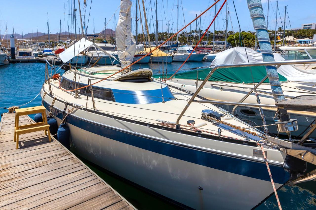 Seaside Chill-Out Stay On A Sail Yacht ปูแอร์โตกาเลโร ภายนอก รูปภาพ