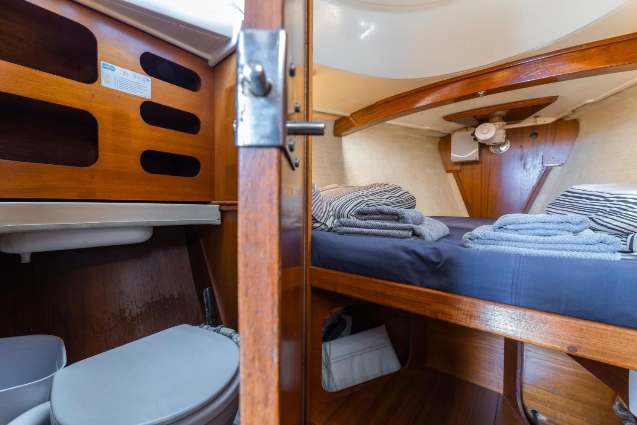 Seaside Chill-Out Stay On A Sail Yacht ปูแอร์โตกาเลโร ภายนอก รูปภาพ