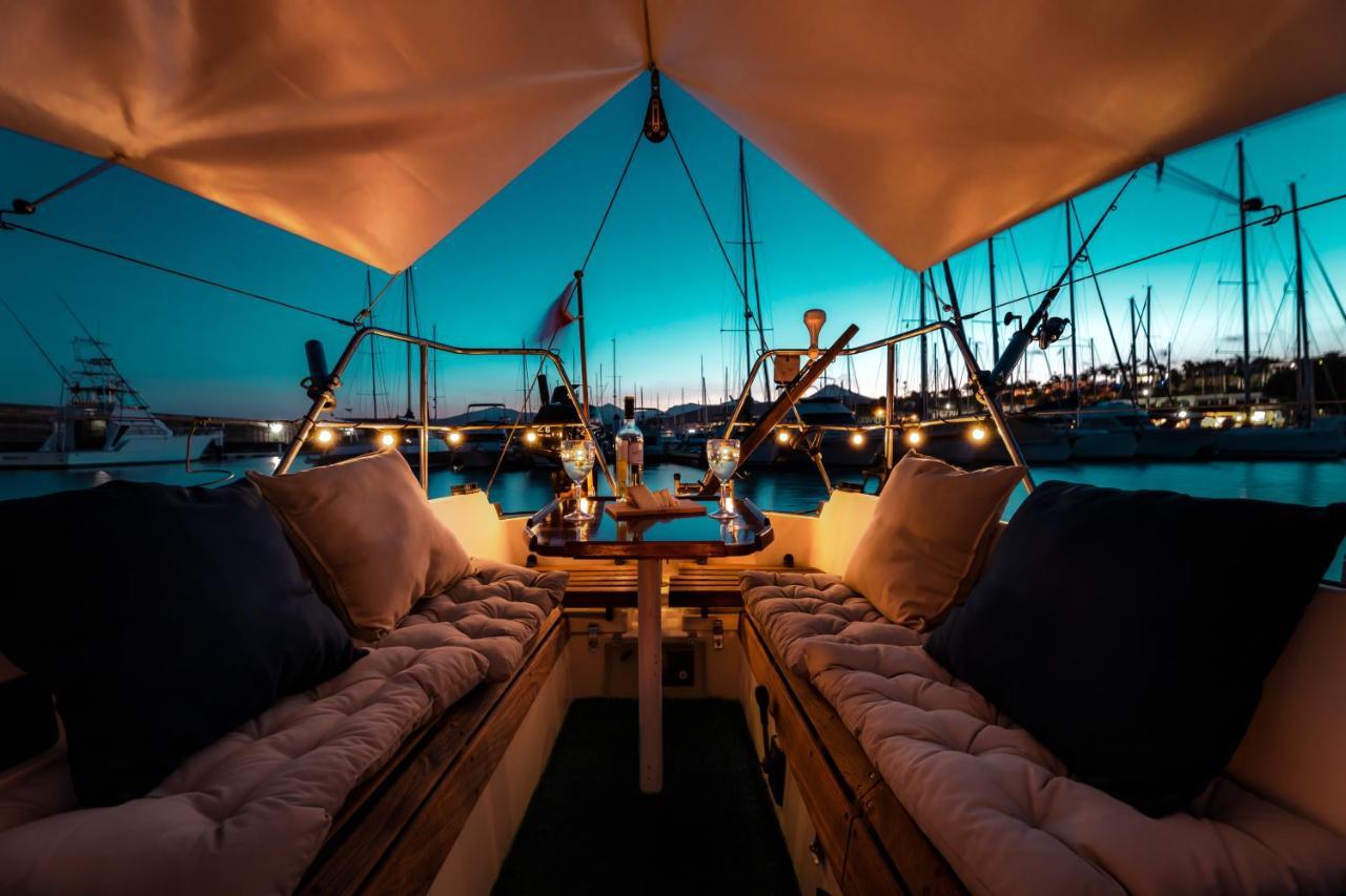 Seaside Chill-Out Stay On A Sail Yacht ปูแอร์โตกาเลโร ภายนอก รูปภาพ